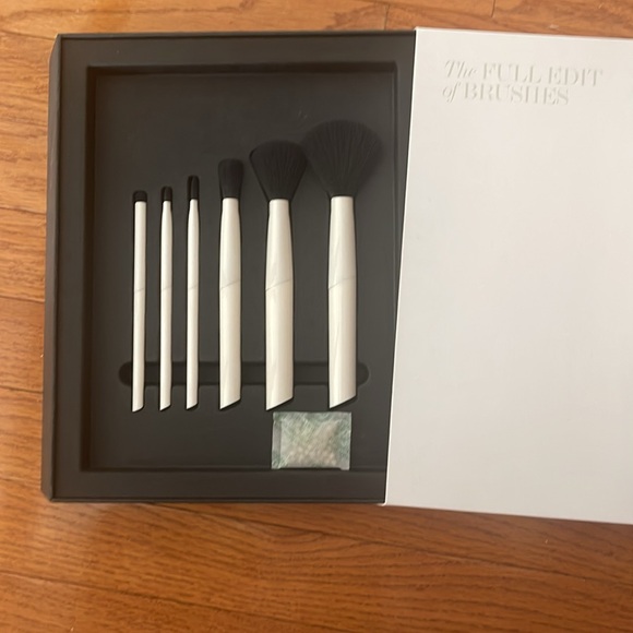 Zara Make-up Brush The Full Edit Set New in Box - Picture 3 of 3
